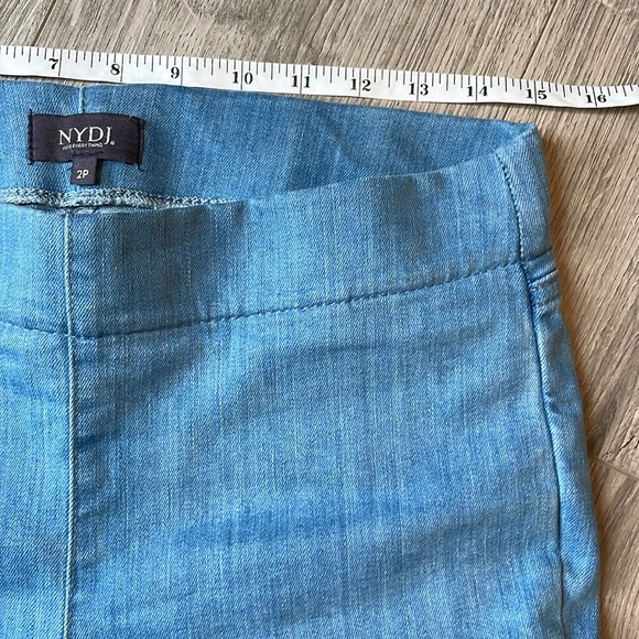 NYDJ light blue fit and tuck ankle pull on with pockets . - Picture 4 of 7